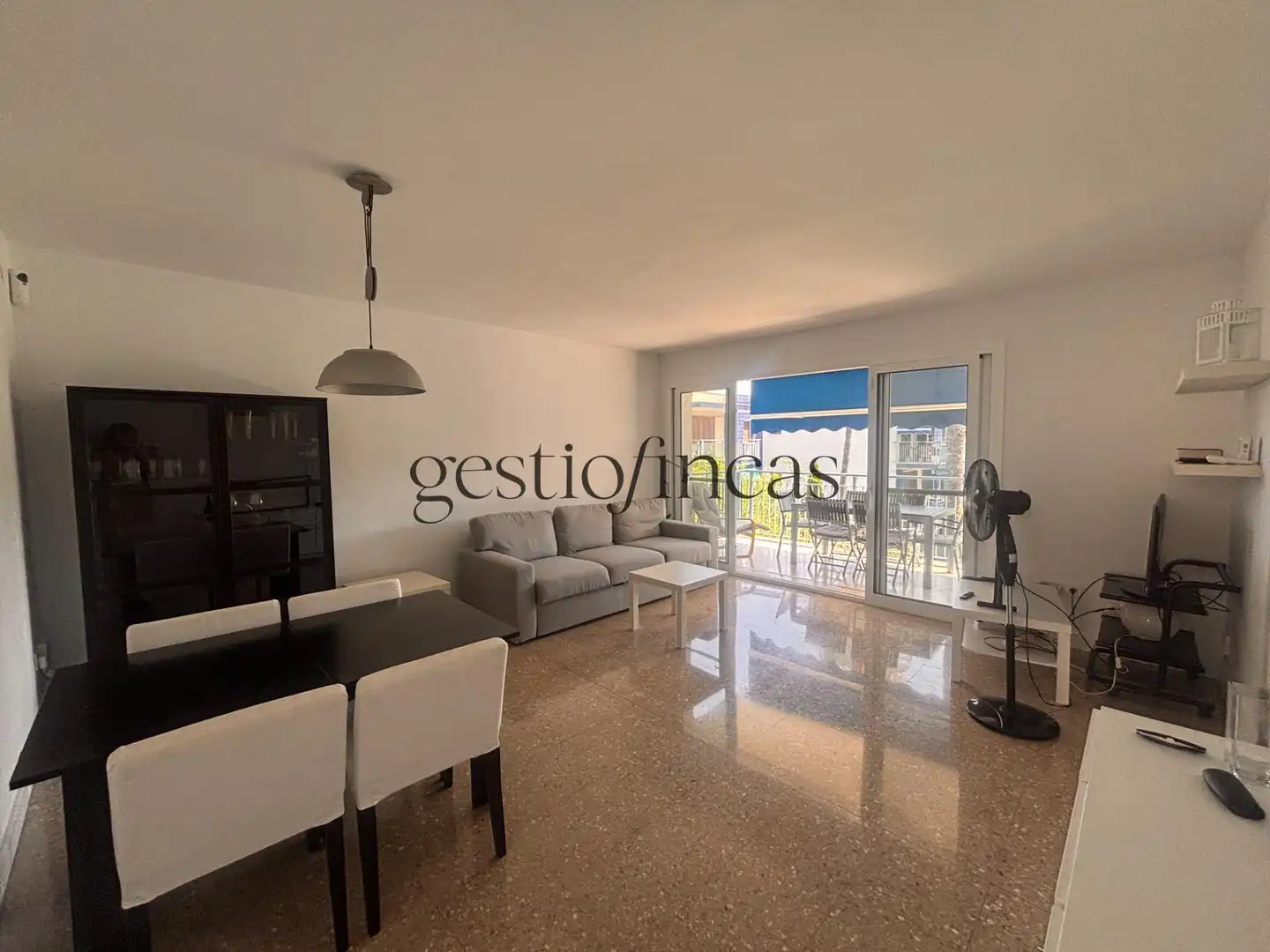 Sala de estar de Apartamento de alquiler en Cambrils con Aire acondicionado, Calefacción y Terraza