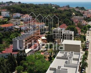 Vista exterior de Pis en venda en Arenys de Mar amb Aire condicionat, Calefacció i Terrassa