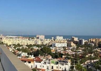 Foto 2 de Dúplex en venda a Playamar - Benyamina, Torremolinos