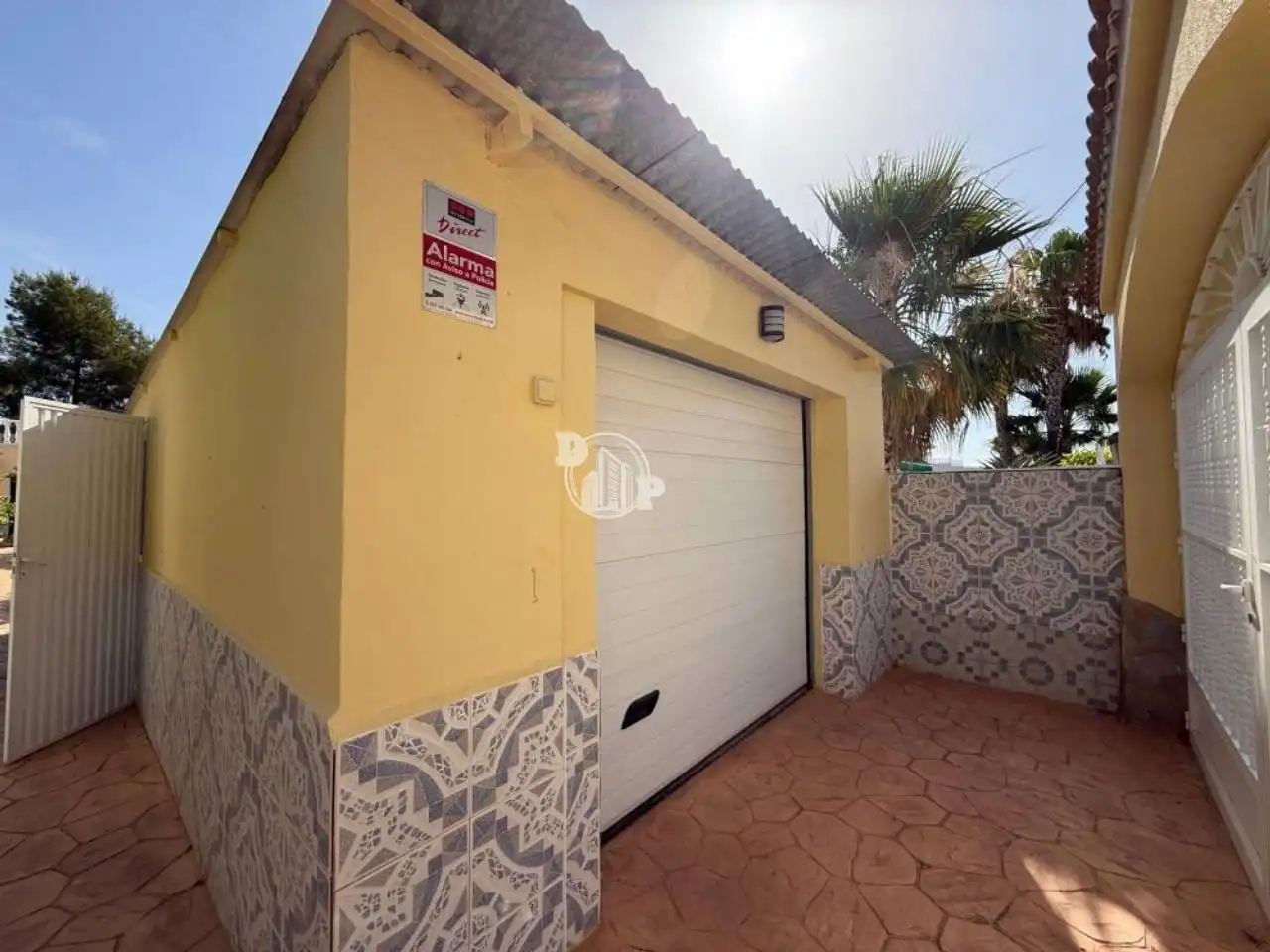 Aparcament de Casa o xalet en venda en Pilar de la Horadada amb Jardí privat, Piscina i Moblat