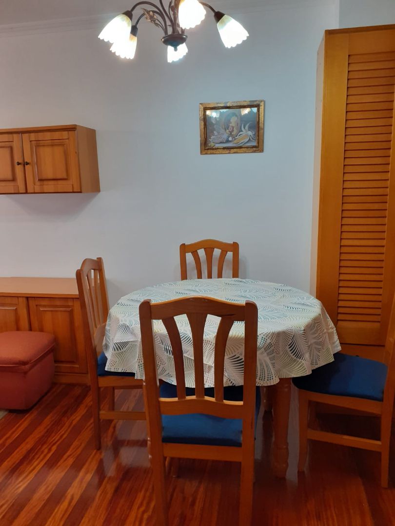 Menjador de Pis de lloguer en Santiago de Compostela  amb Moblat