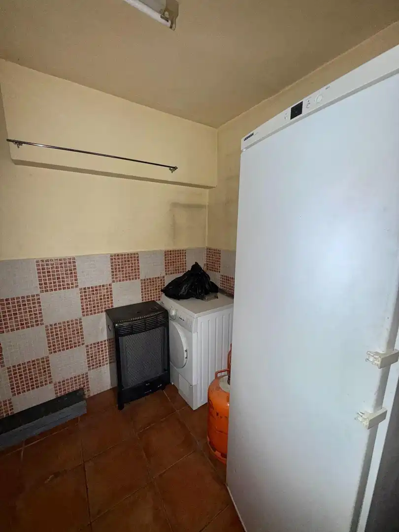 Cuina de Local en venda en Badajoz amb Aire condicionat i Moblat