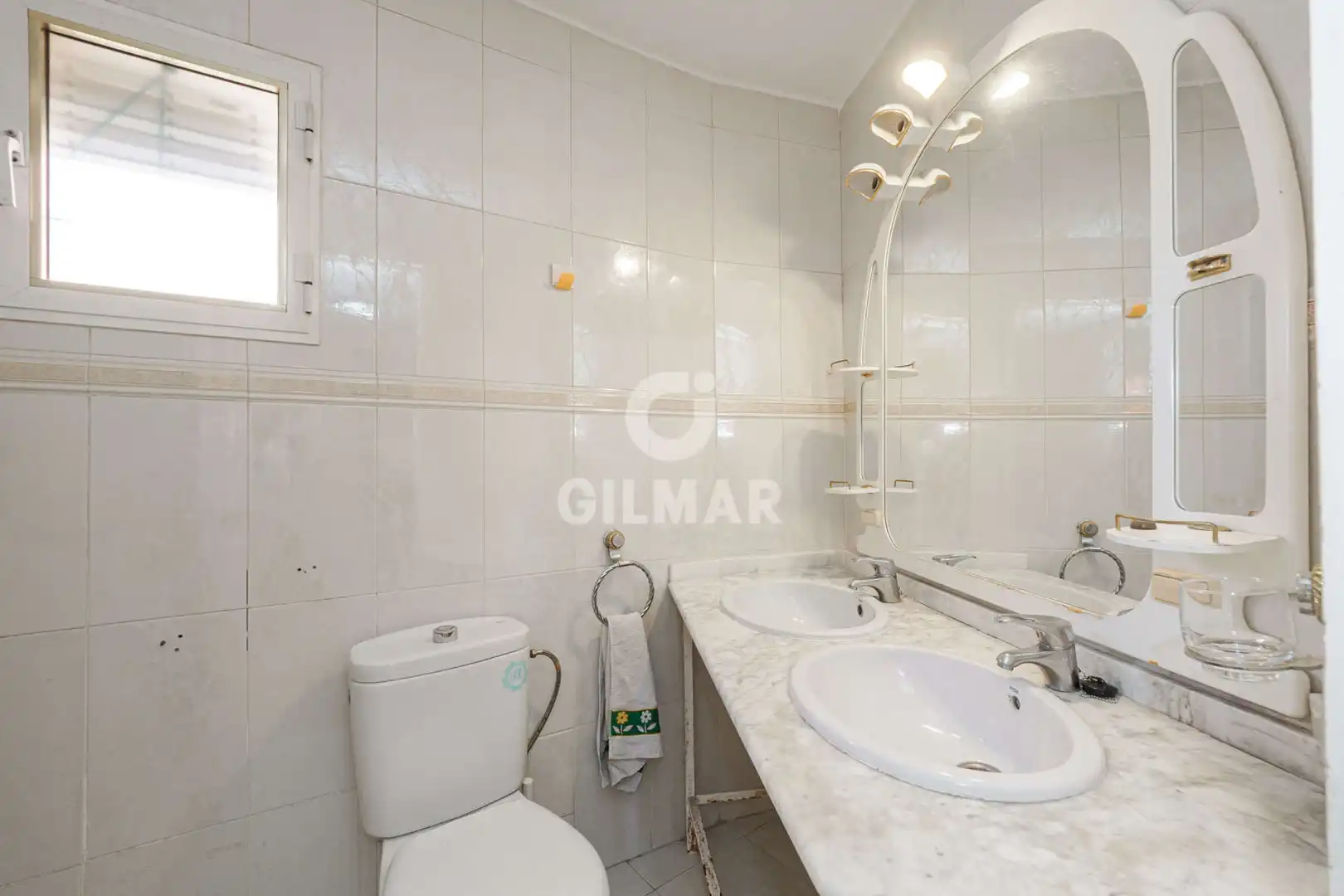 Baño de Piso en venta en Sevilla con Calefacción y Jardín privado