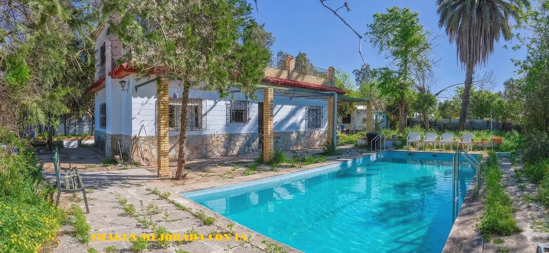 Piscina de Casa o xalet en venda en Sanlúcar la Mayor amb Aire condicionat i Piscina