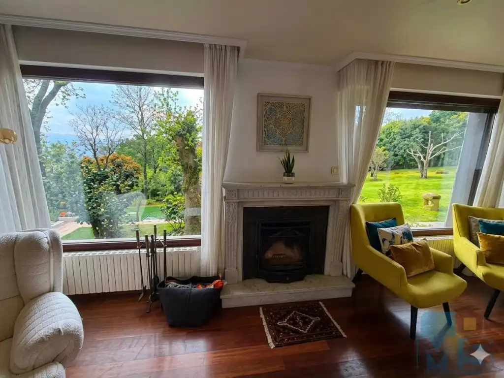 Sala de estar de Casa o chalet en venta en Hondarribia con Jardín privado, Piscina y Amueblado
