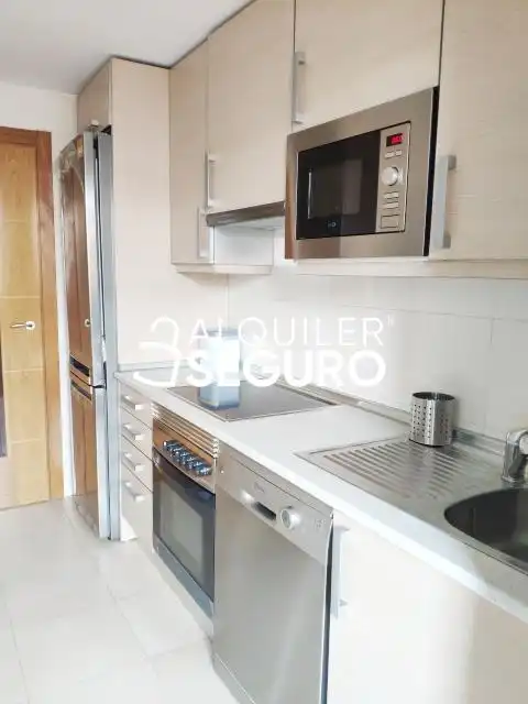 Küche von Wohnung zur Miete in Madrid mit Heizung, Schwimmbad und Möbliert
