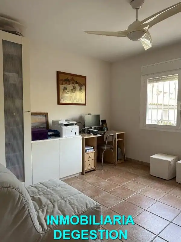 Casa o xalet en venda en Linares amb Aire condicionat, Calefacció i Jardí privat