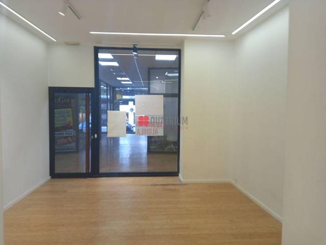 Local comercial en Alquiler en Xeneral Pardiñas en Ensanche - Sar