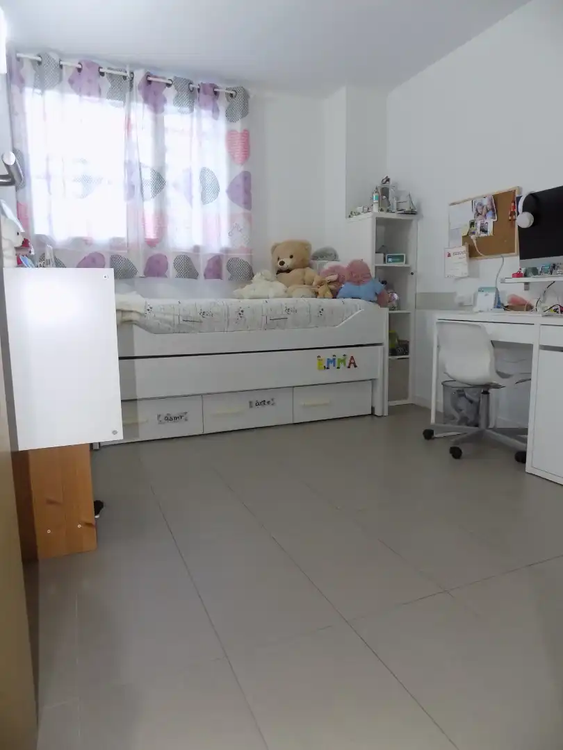 Habitación de Dúplex en venta en Santa Coloma de Gramenet con Aire acondicionado y Parquet