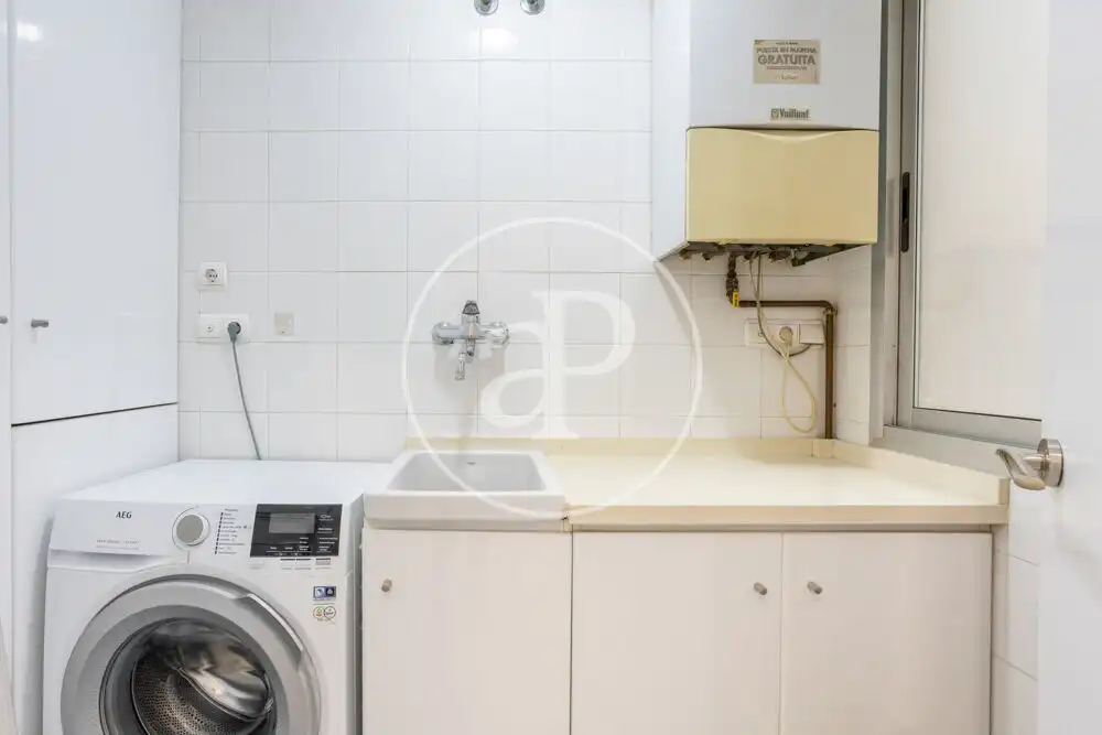 Küche von Wohnung zur Miete in Valencia mit Klimaanlage, Heizung und Abstellraum
