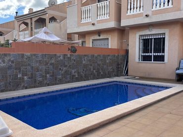 Maison avec balcon à vendre à Calle Calle Mina Recuperada 53