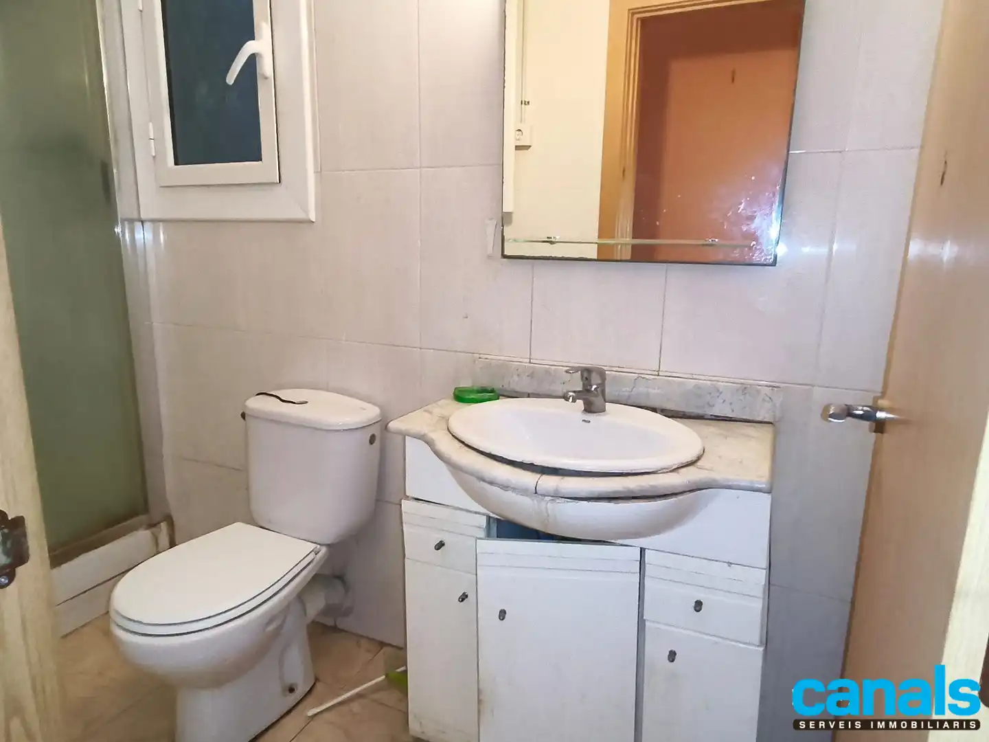 Baño de Piso en venta en Cerdanyola del Vallès con Aire acondicionado, Parquet y Horno