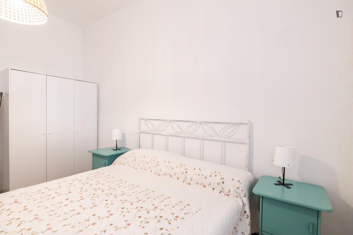 Dormitori de Apartament de lloguer en Cornellà de Llobregat amb Moblat, Forn i Rentadora