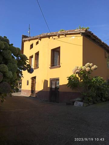 Casa-chalet en Venta en Parres