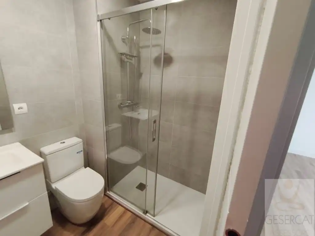 Bathroom of Flat for rent in Sant Cugat del Vallès