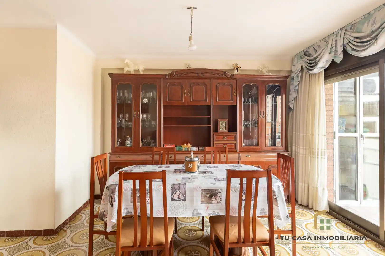 Comedor de Piso en venta en Badalona con Aire acondicionado, Calefacción y Amueblado