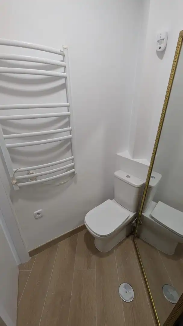 Badezimmer von Wohnungen zur Miete in Madrid mit Klimaanlage und Heizung
