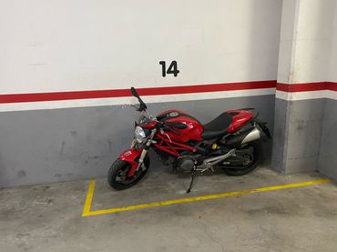 Motorradstellplatz zum Verkauf in Avinguda de Argentina