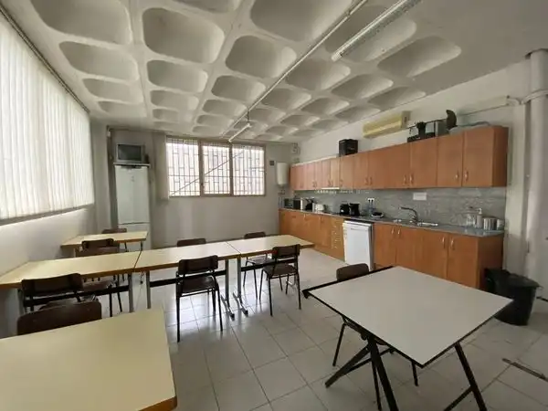 Cocina de Nave industrial en venta en L'Hospitalet de Llobregat con Calefacción y Alarma