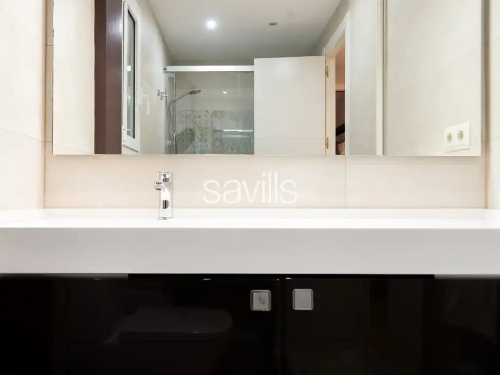 Bathroom of Apartments for sale in Barcelona