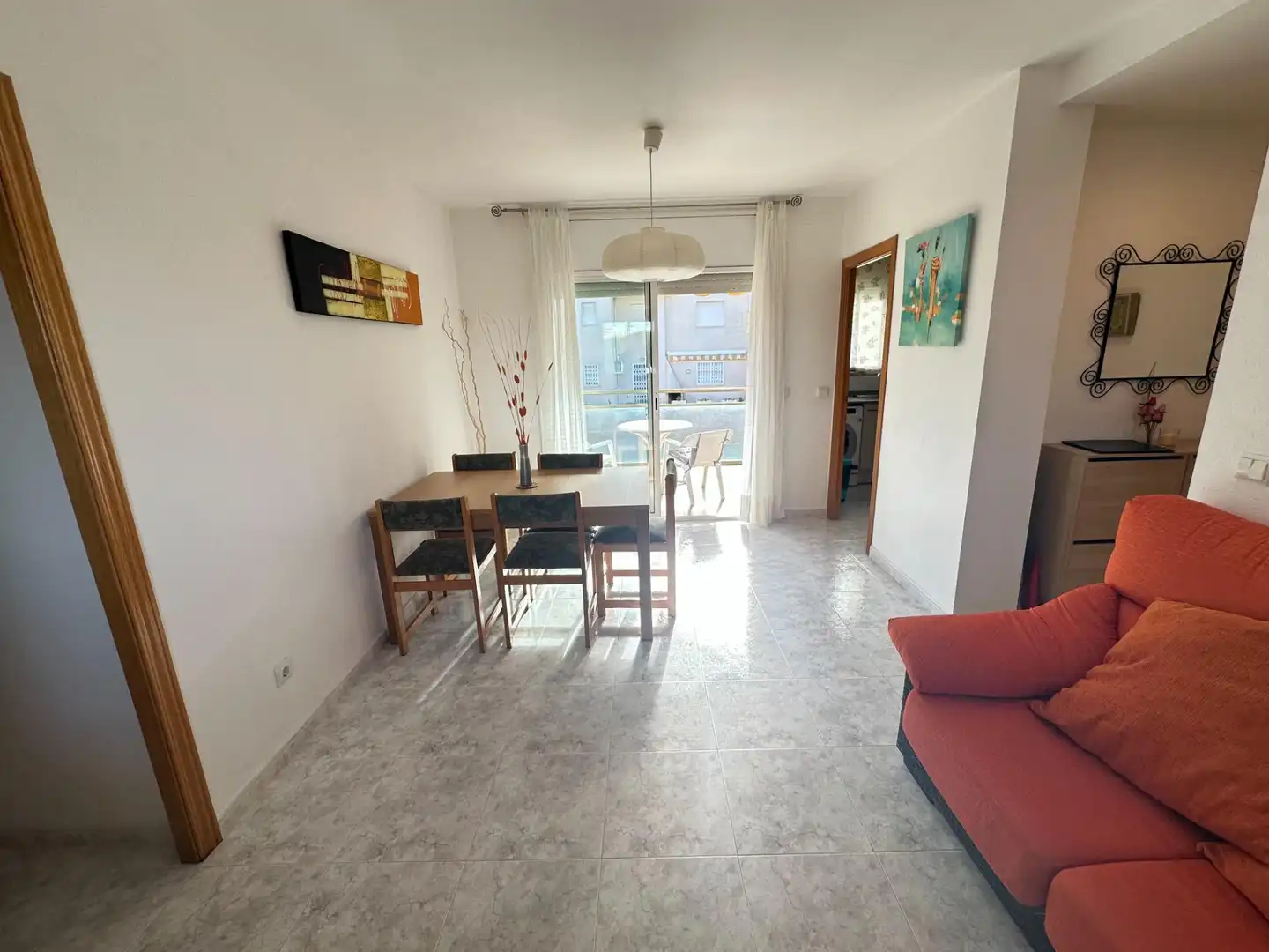 Außenansicht von Wohnungen zum Verkauf in Torredembarra mit Privatgarten, Terrasse und Balkon