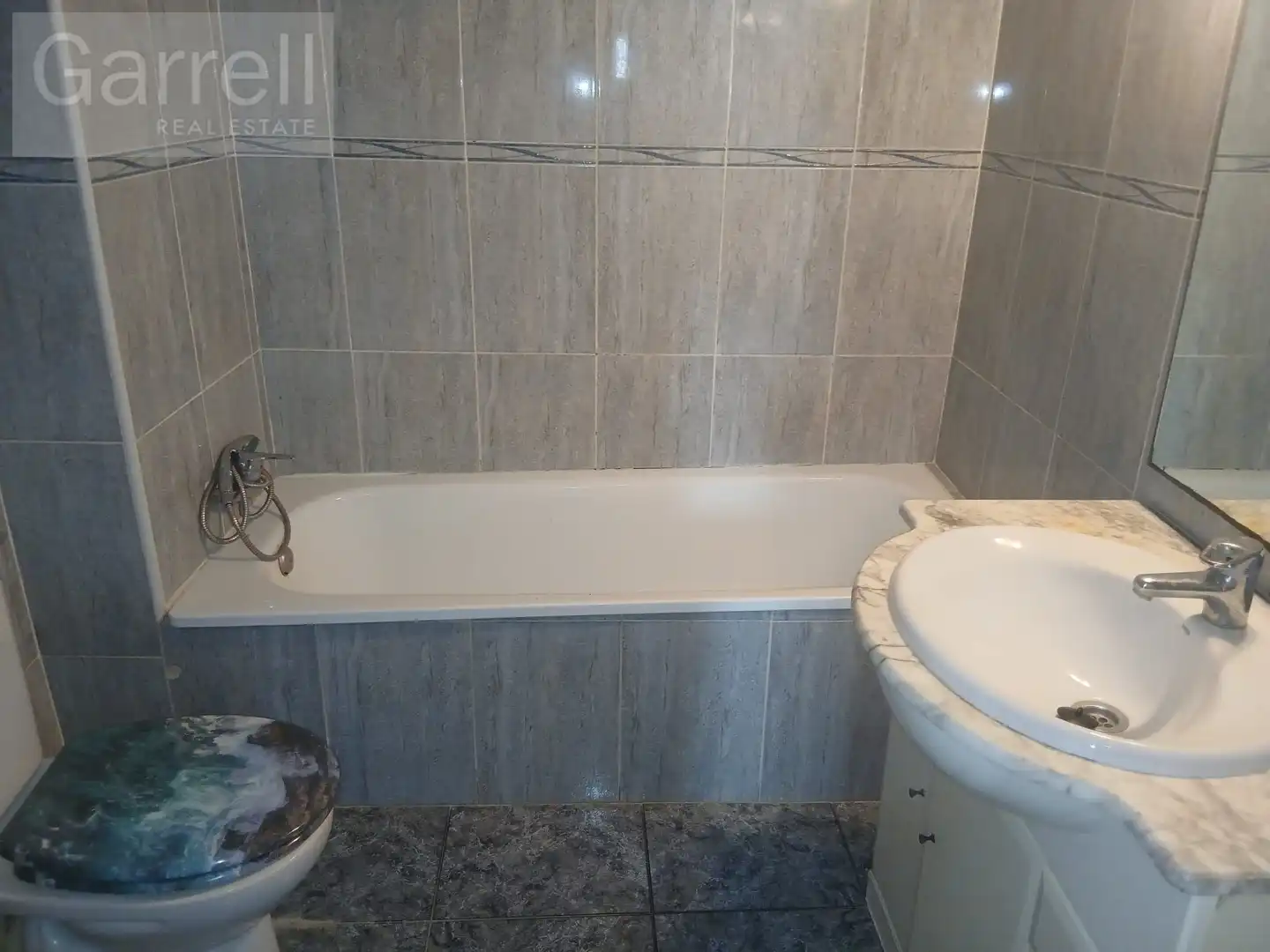 Bathroom of Flat for sale in El Vendrell