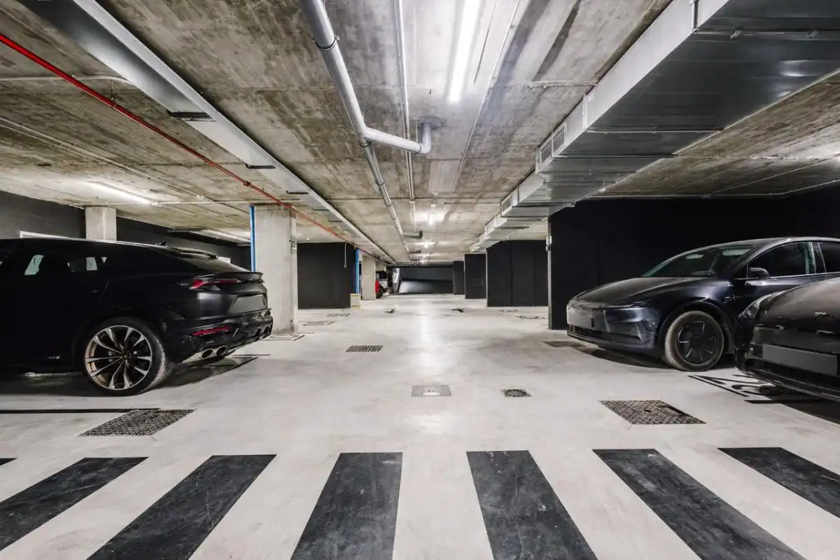 Parkplatz von Erdgeschoss zum Verkauf in Fuengirola mit Heizung, Terrasse und Abstellraum