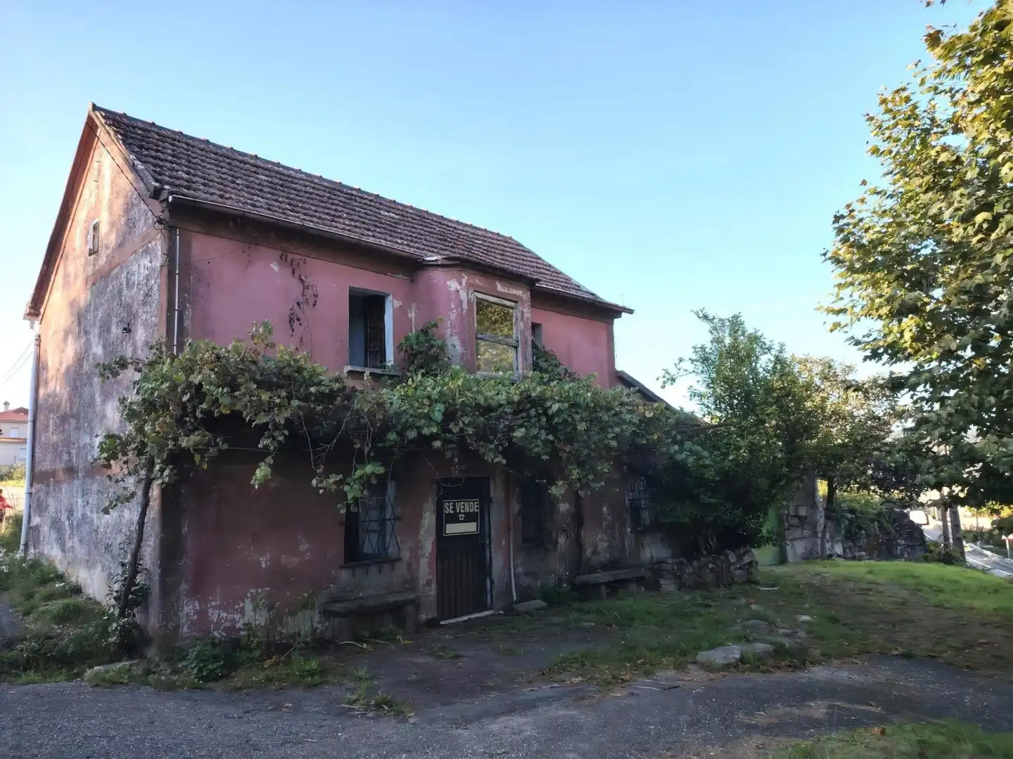 Exterior view of Country homes for sale in Pazos de Borbén