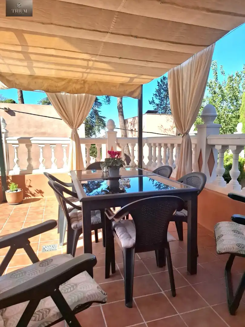 Villa avec terrasse à vendre à Genil, imagen 8