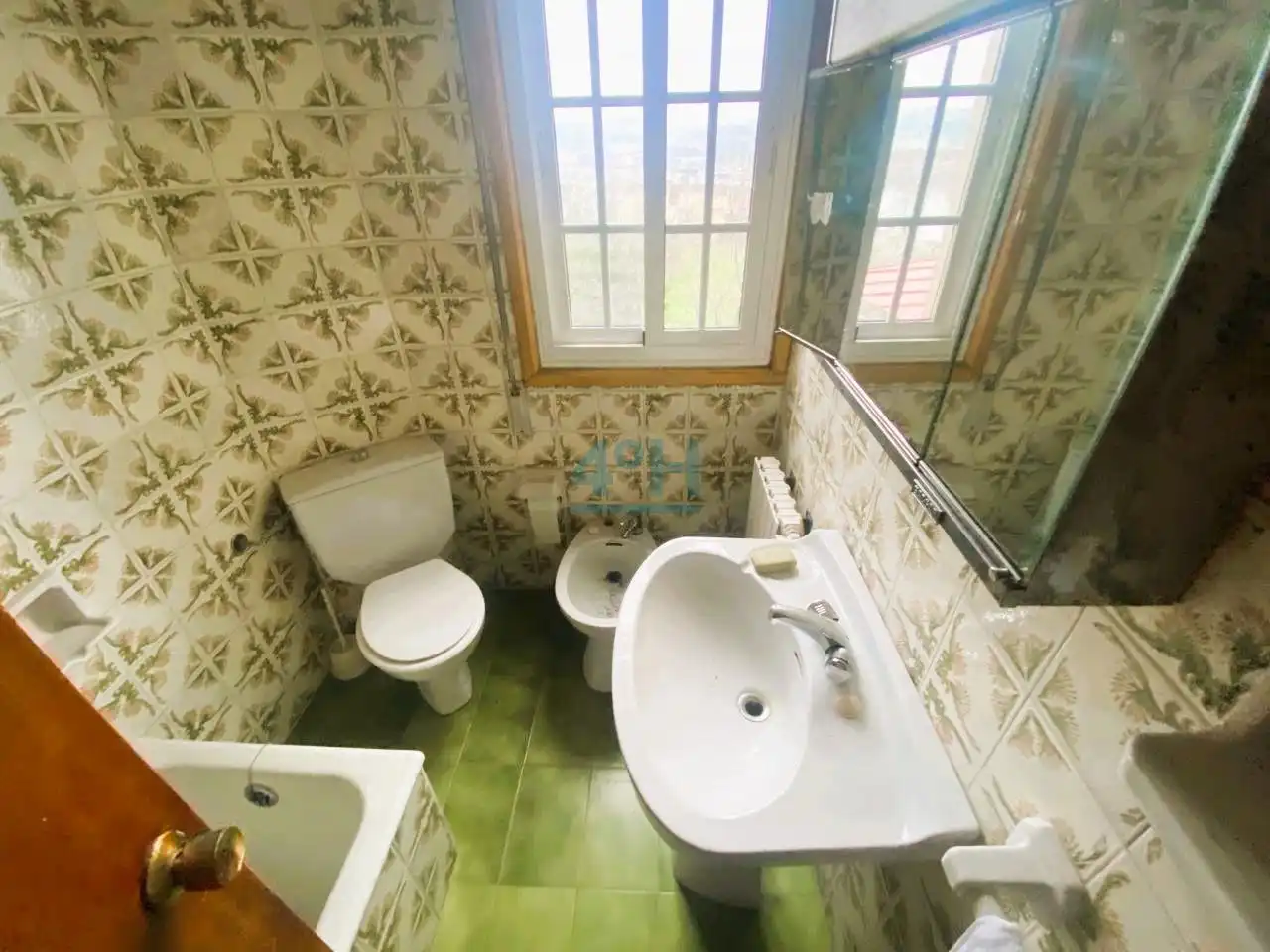 Badezimmer von Haus oder Chalet zum Verkauf in Ourense Capital  mit Heizung, Privatgarten und Abstellraum