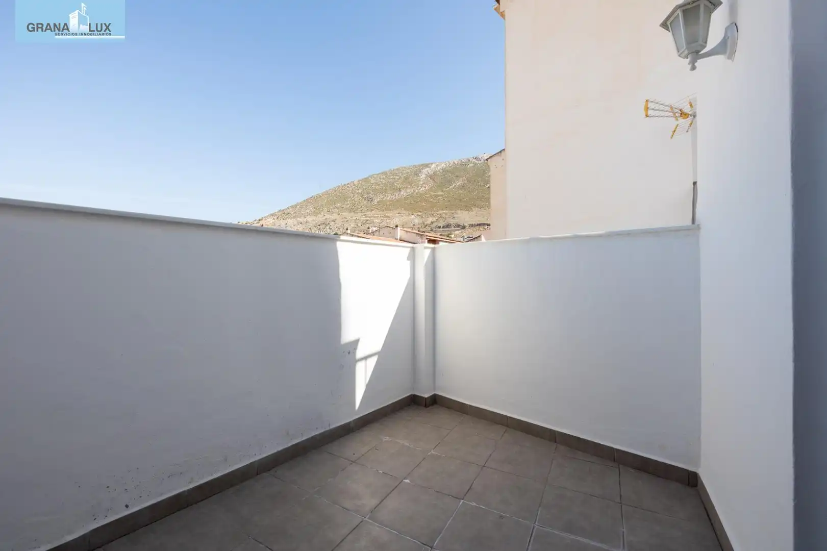 Terrassa de Casa adosada en venda en Loja amb Aire condicionat, Calefacció i Parquet