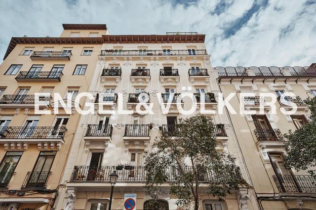 Piso en Venta en Calle de Meléndez Valdés en Arapiles