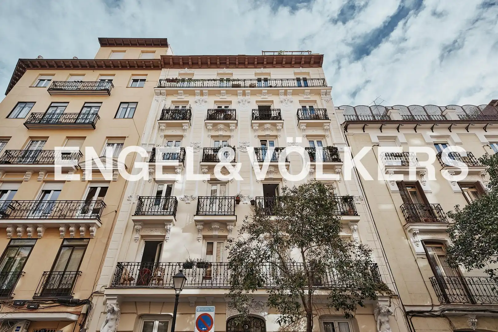 Vista exterior de Piso en venta en Madrid con Aire acondicionado y Calefacción