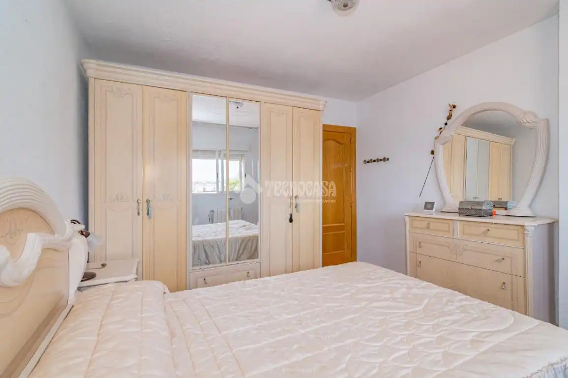 Habitación de Piso en venta en Granada con Calefacción y Balcón