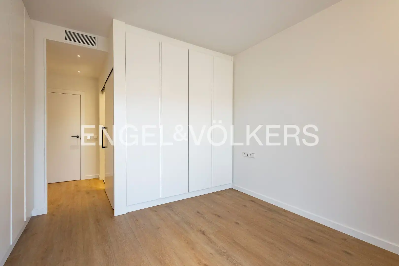 Bedroom of Flat for sale in Barcelona  with Air Conditioner, Heating and Parquet flooring