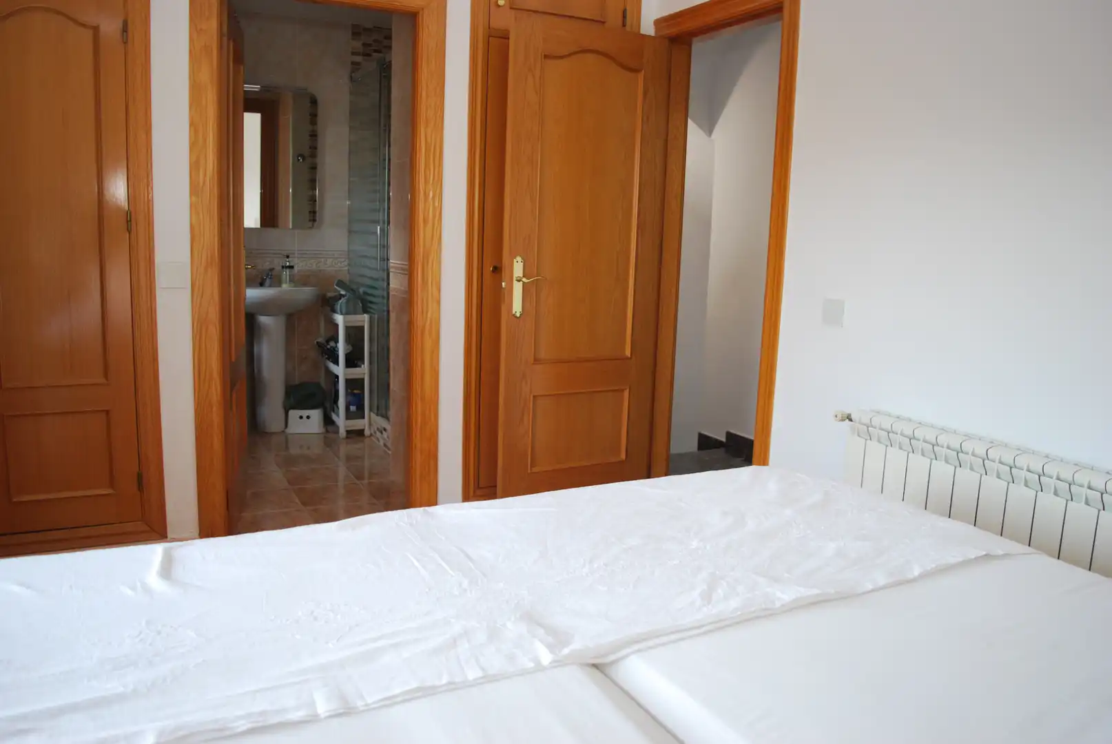 Schlafzimmer von Einfamilien-Reihenhaus zum Verkauf in Valdemorillo mit Privatgarten, Terrasse und Abstellraum