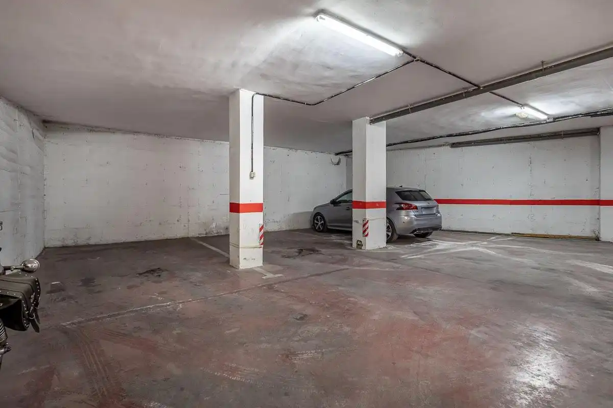 Parking of Flat for sale in Cenes de la Vega  with Air Conditioner and Storage room