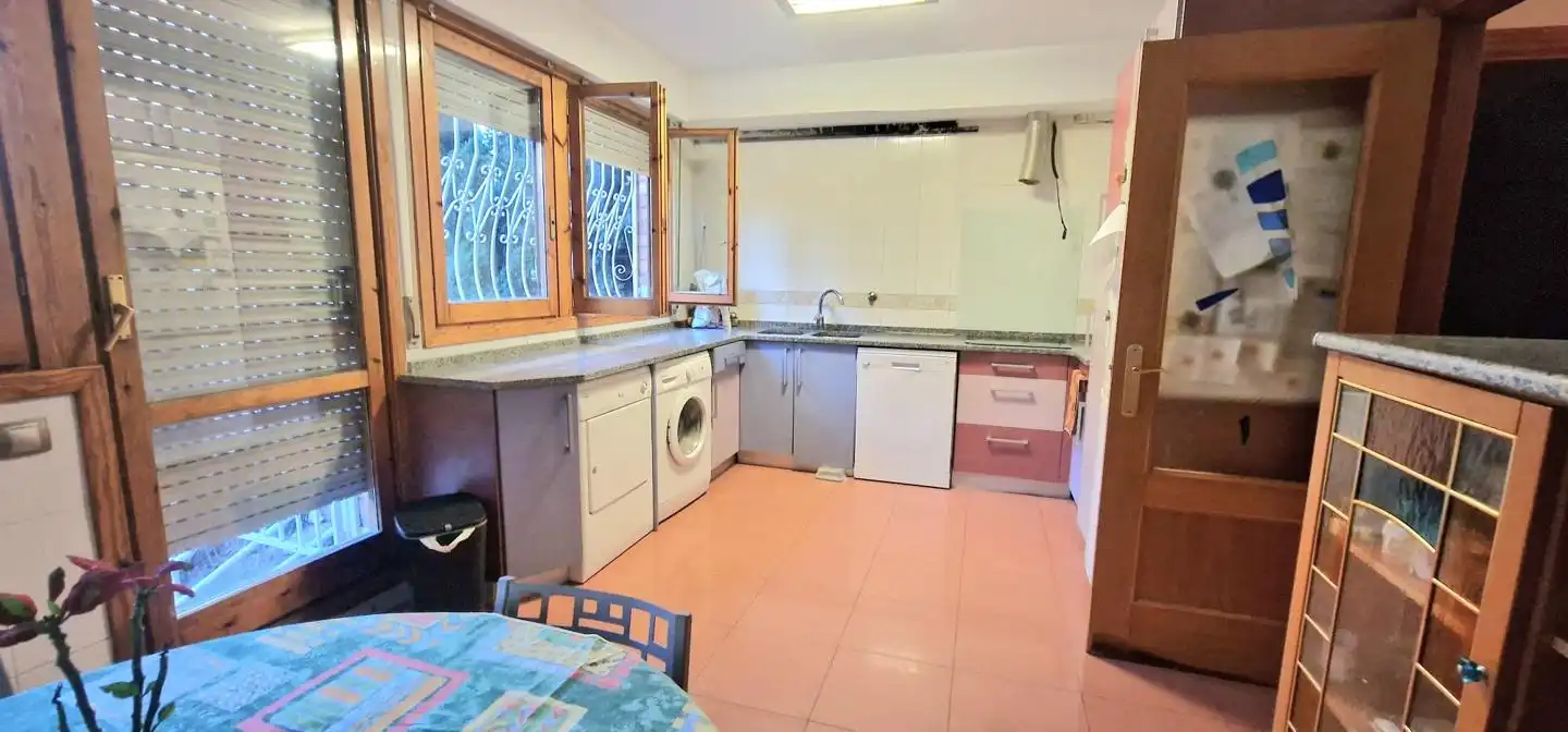 Kitchen of Detached homes for sale in Zaragoza  with Air Conditioner, Heating and Private garden