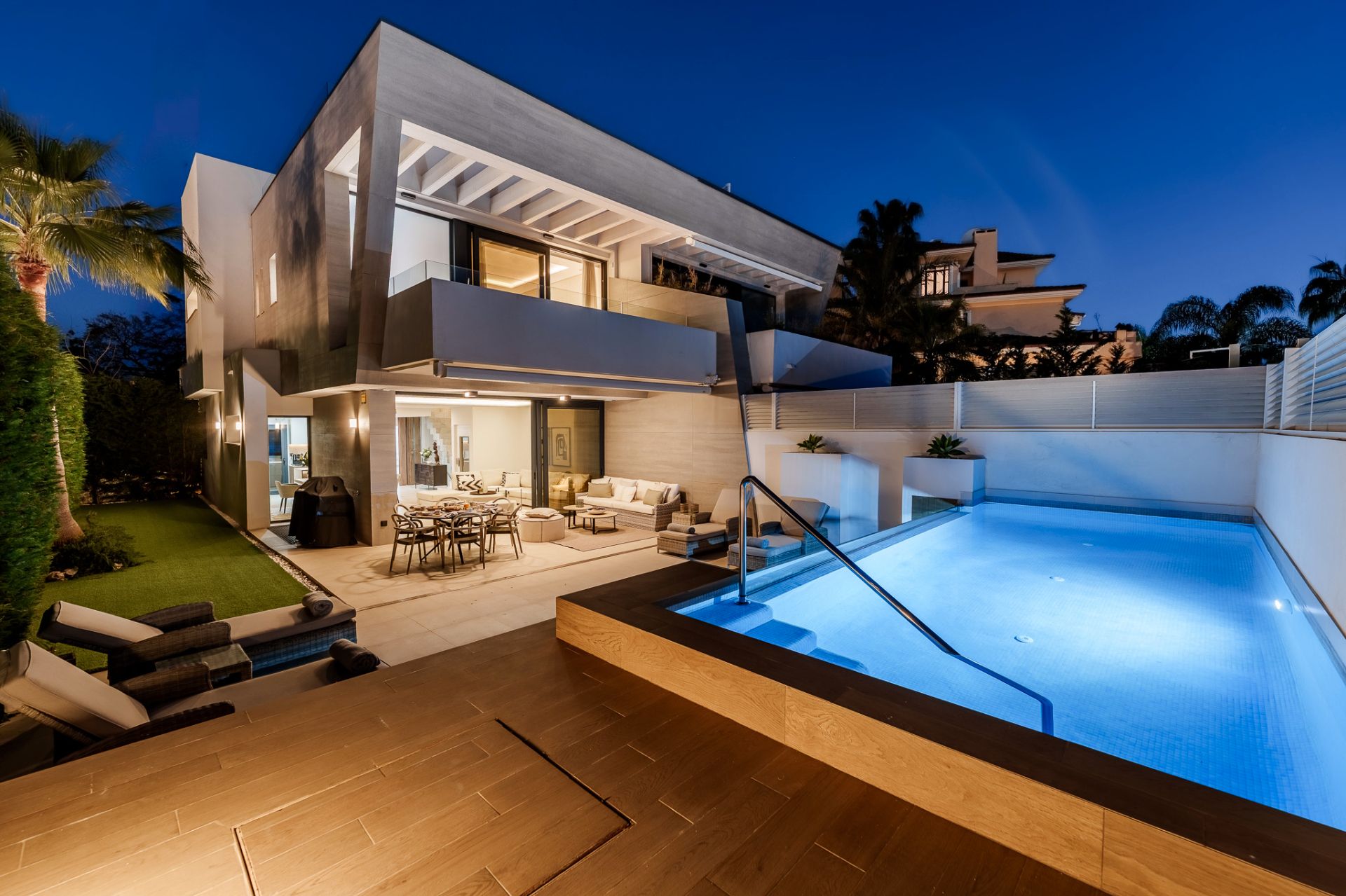Terrassa de Casa o xalet en venda en Marbella amb Aire condicionat, Calefacció i Jardí privat