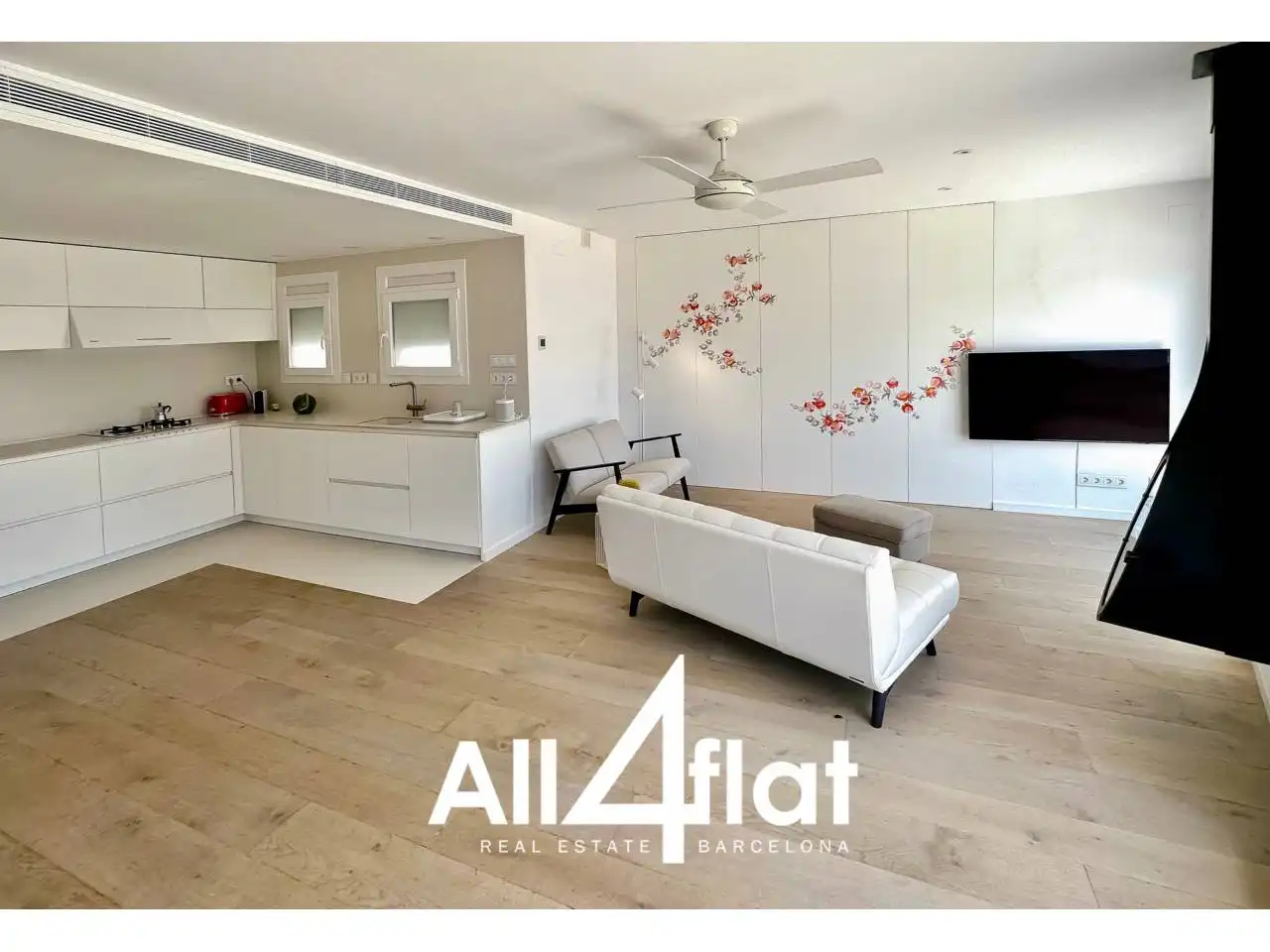 Living room of Attic for rent in Barcelona  with Air Conditioner, Heating and Parquet flooring