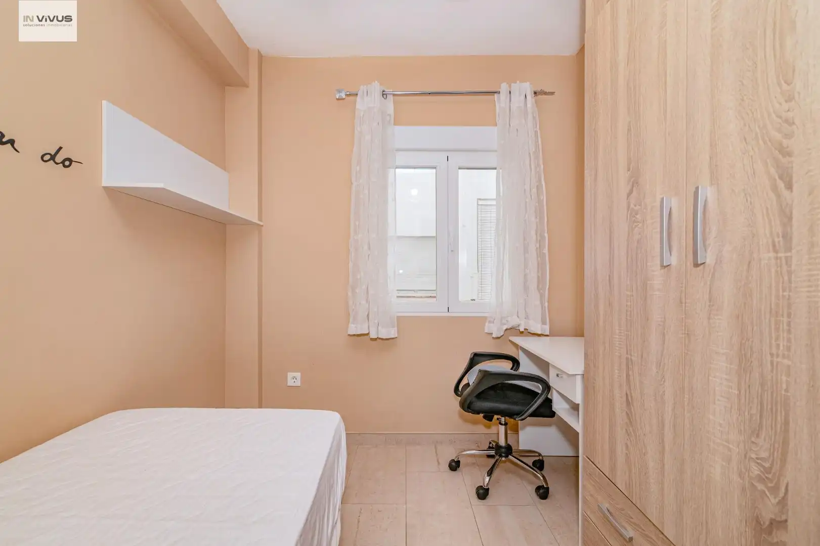 Habitación de Piso para compartir en Granada con Aire acondicionado, Calefacción y Terraza