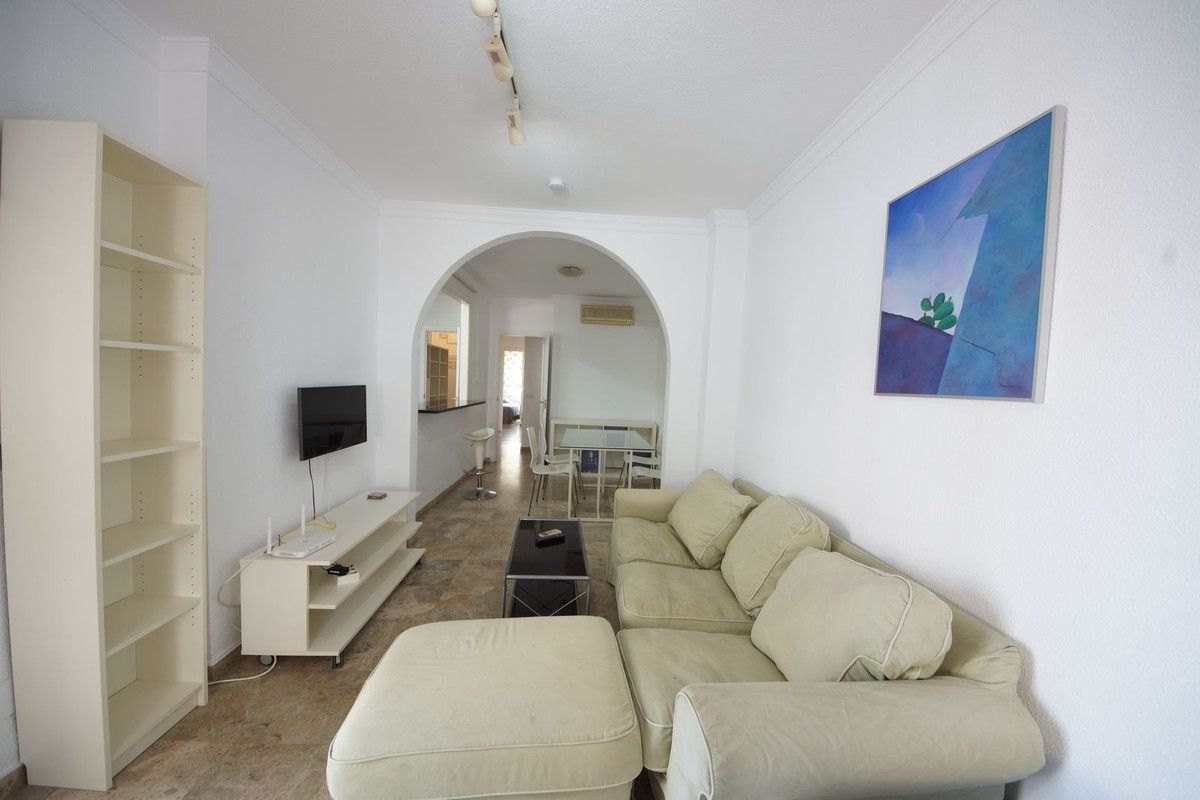 Sala d'estar de Apartament de lloguer en Marbella amb Aire condicionat, Calefacció i Terrassa