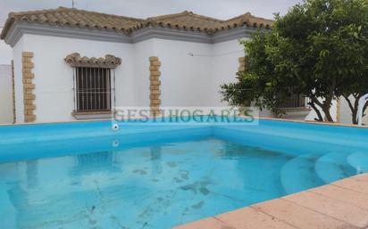 Piscina de Casa o xalet en venda en Chiclana de la Frontera