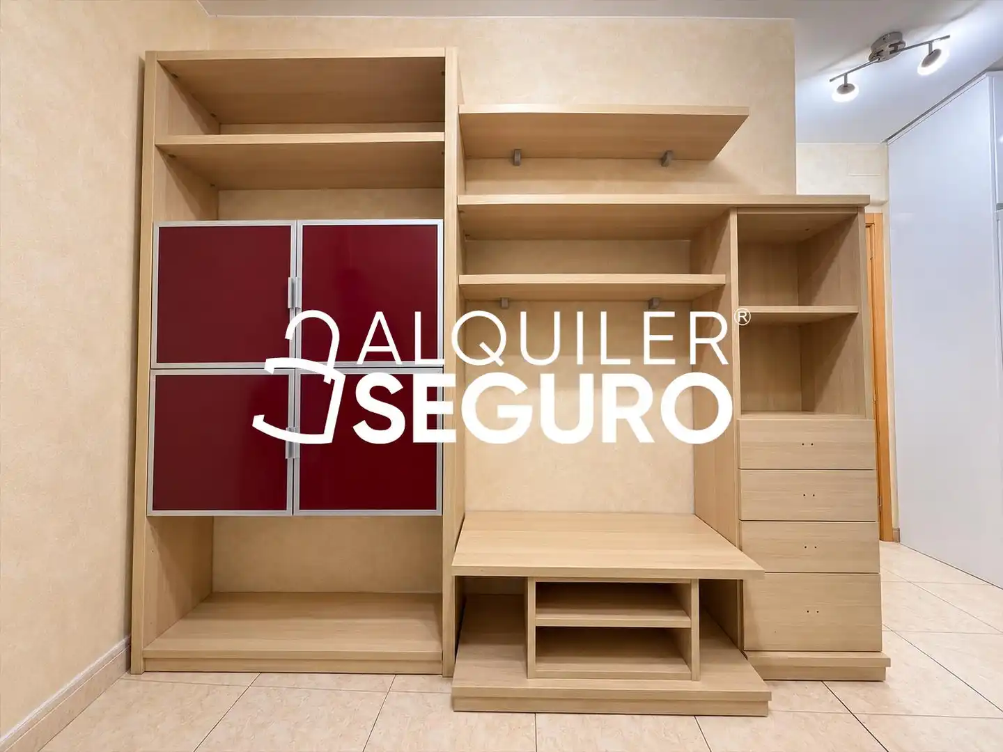 Flat for rent in Madrid  with Heating and Furnished