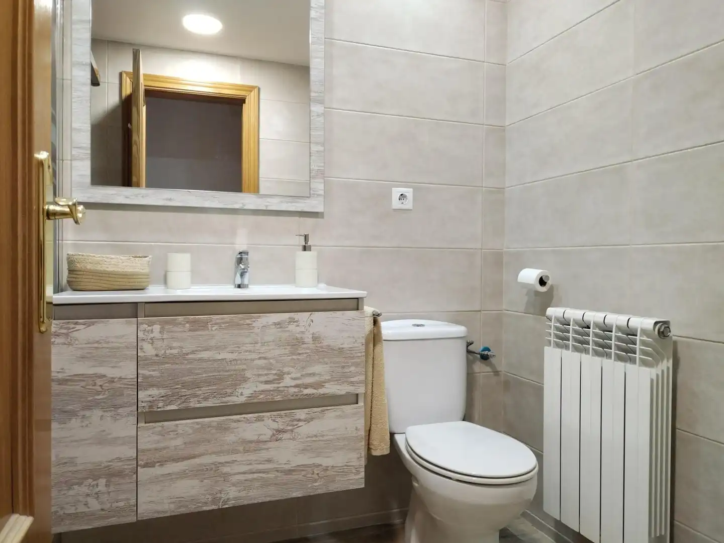 Bathroom of Flat for rent in Arganda del Rey  with Air Conditioner, Heating and Private garden