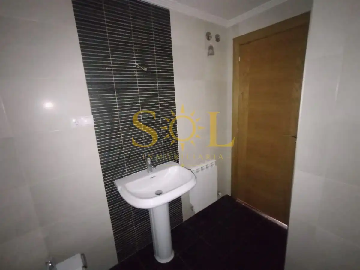 Bathroom of Flat for sale in Valencia de Don Juan  with Heating and Terrace