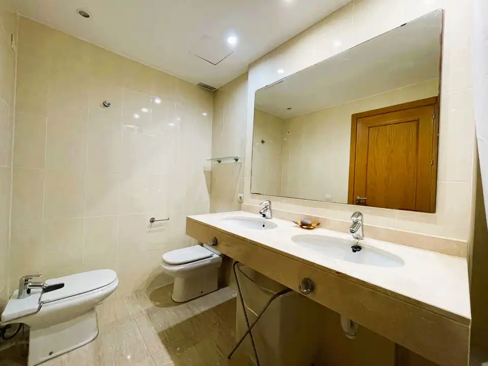 Baño de Piso de alquiler en  Palma de Mallorca con Aire acondicionado, Calefacción y Terraza