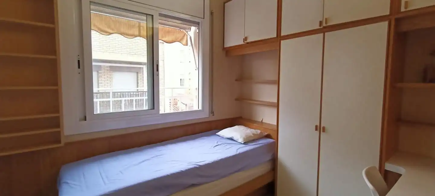 Habitación de Piso de alquiler en Terrassa con Amueblado