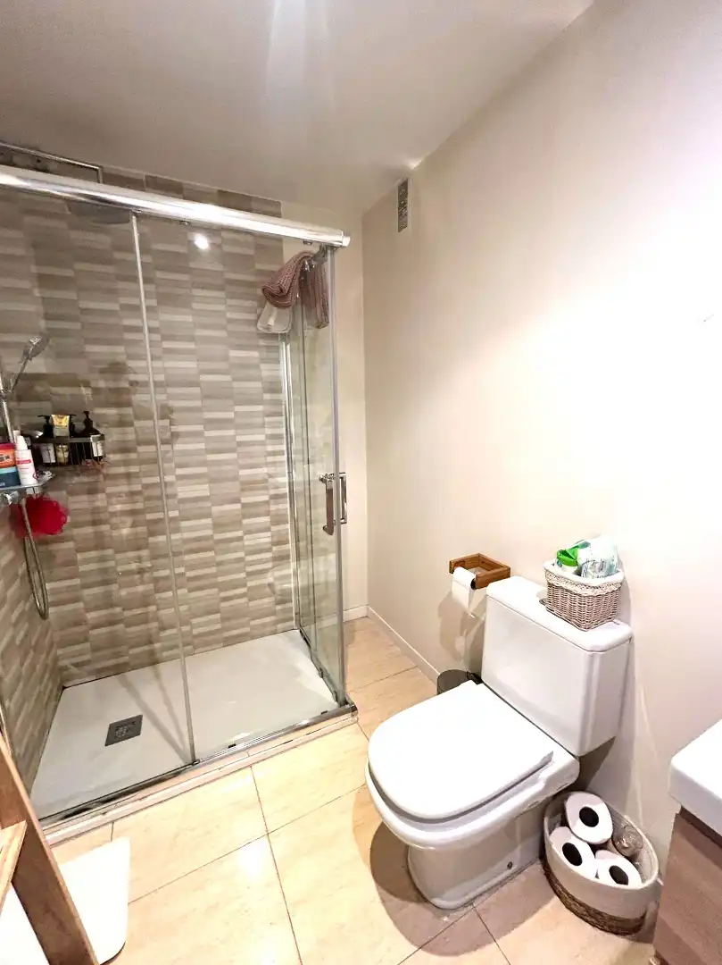 Badezimmer von Wohnung zum Verkauf in Aranjuez mit Klimaanlage, Heizung und Parkett