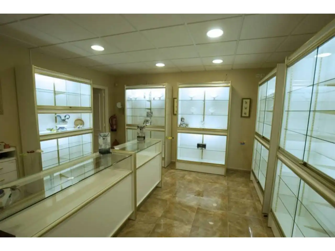 Local comercial de lloguer a El Retiro - Parque Atlántico - Ronda este